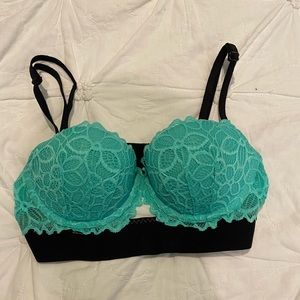 NWOT Blue Lace Victoria Secret Bra